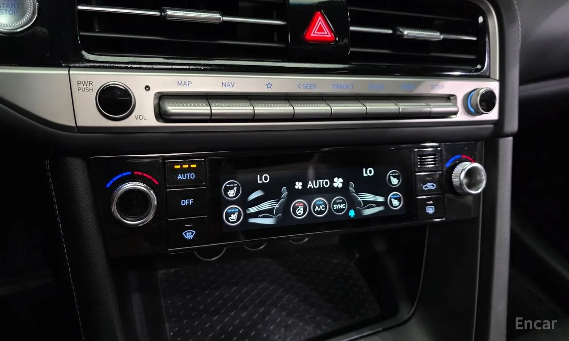 Photo 17 - Genesis G70