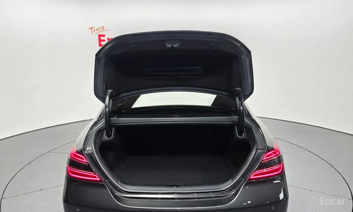 Photo 20 - Genesis G70