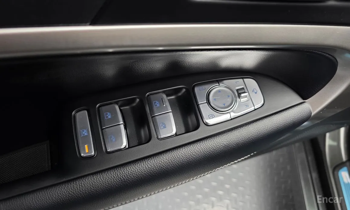 Photo 30 - Genesis G70