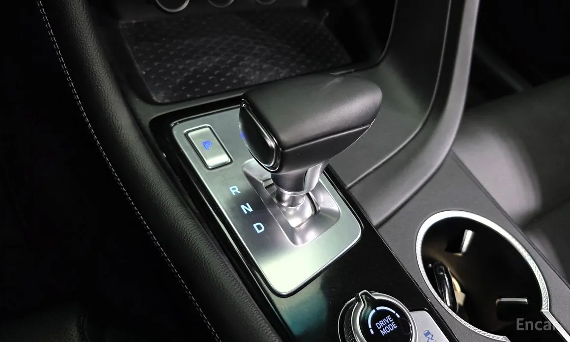 Photo 9 - Genesis G70