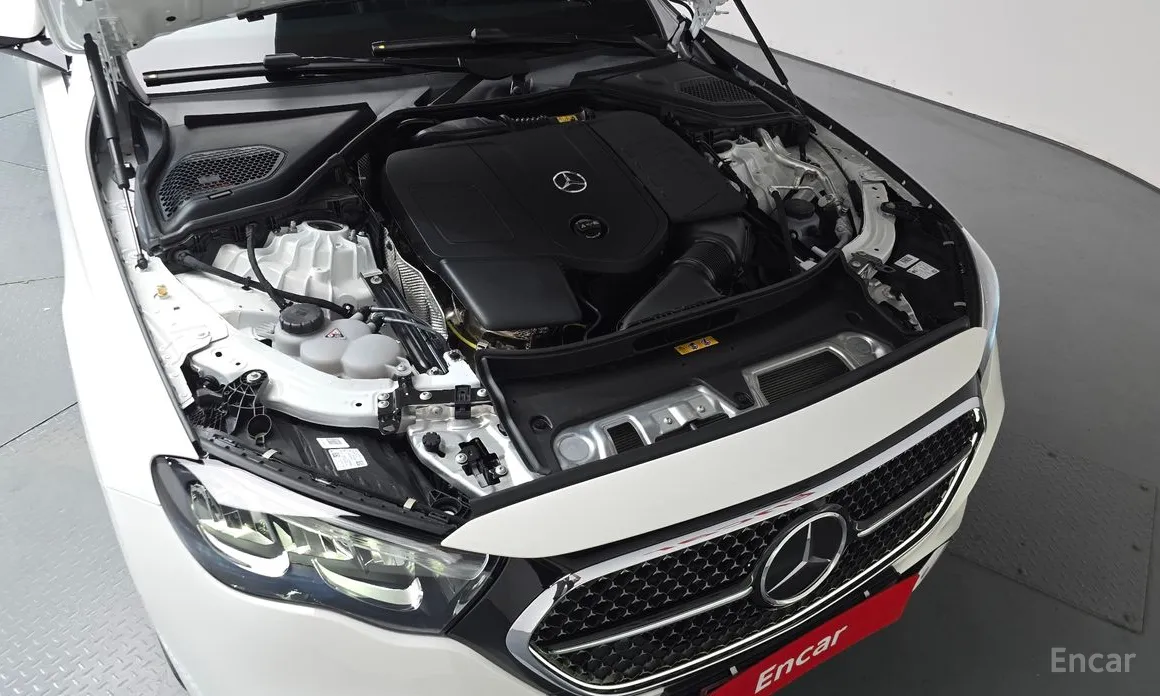 Mercedes-Benz E-Class 2024 E200 Avantgarde