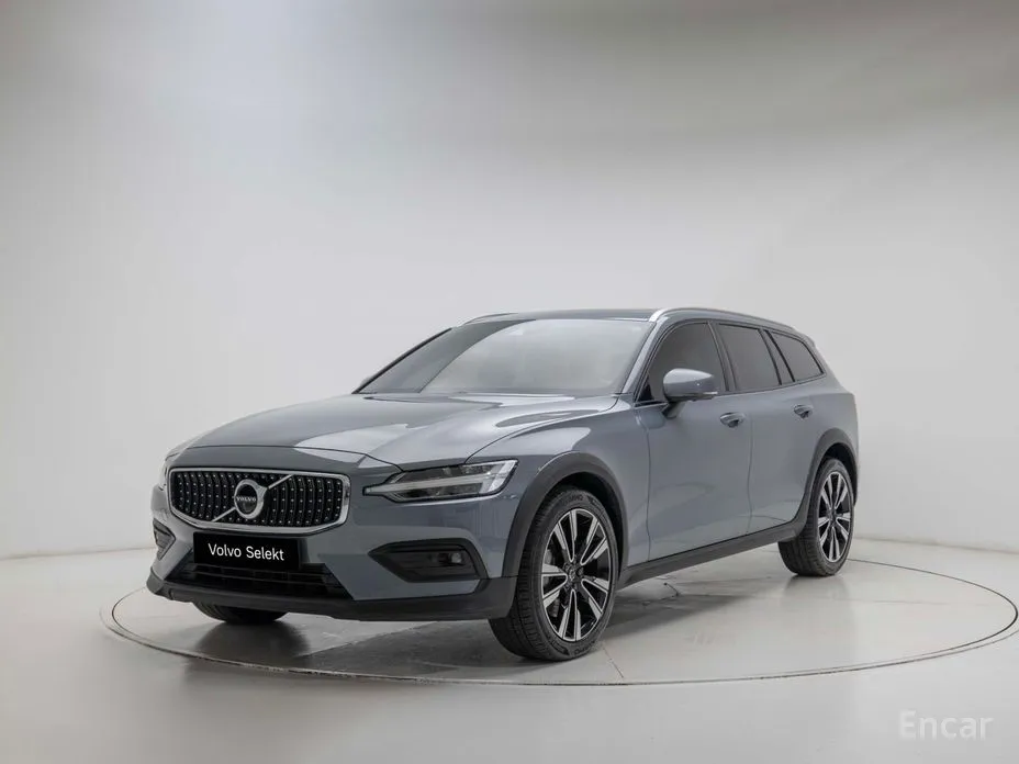 Фото 1 - Volvo V60