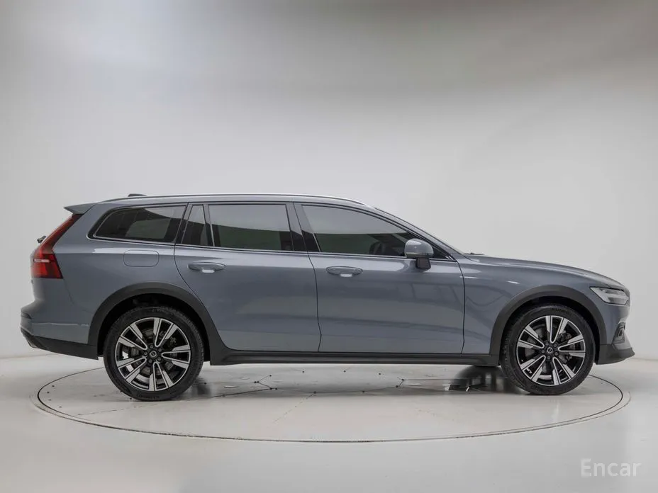 Фото 4 - Volvo V60