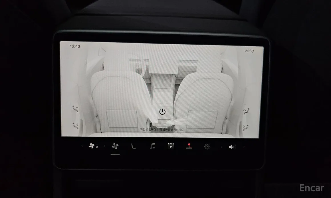 Фото 36 - Tesla Model 3