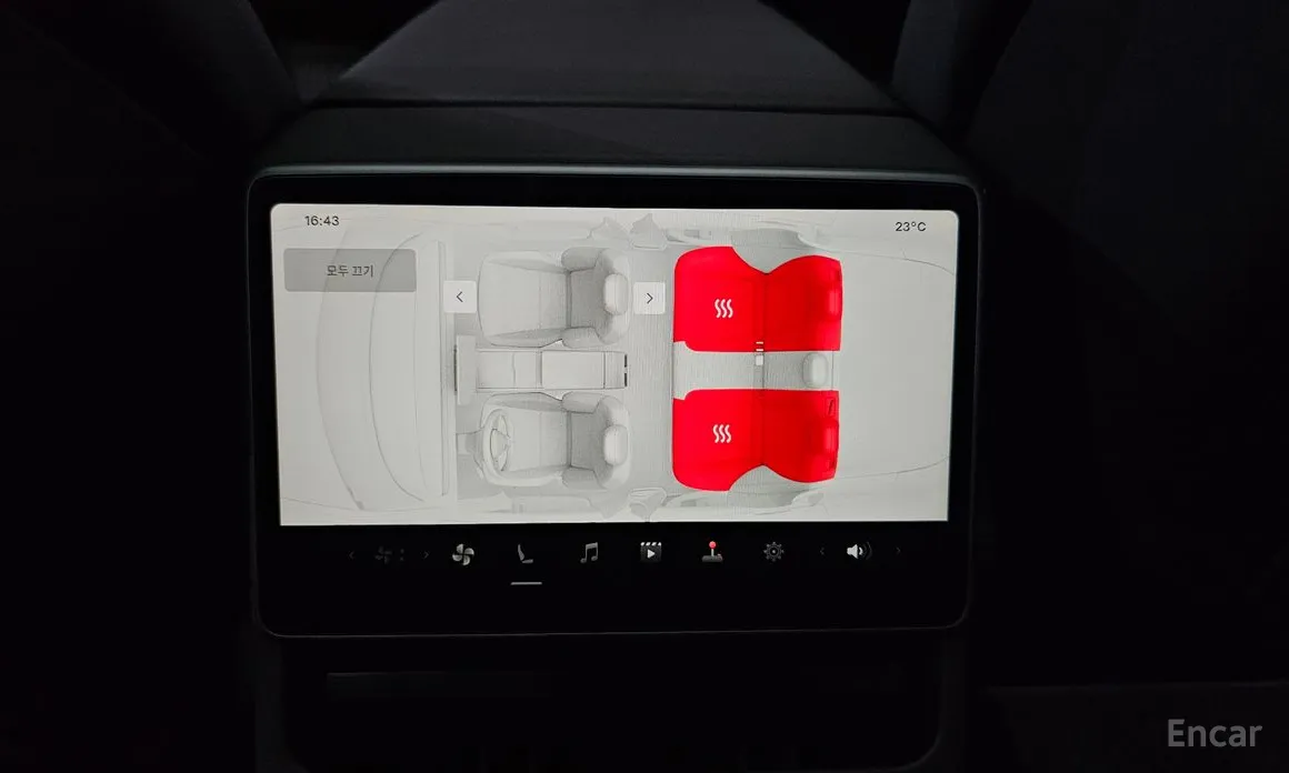 Фото 37 - Tesla Model 3