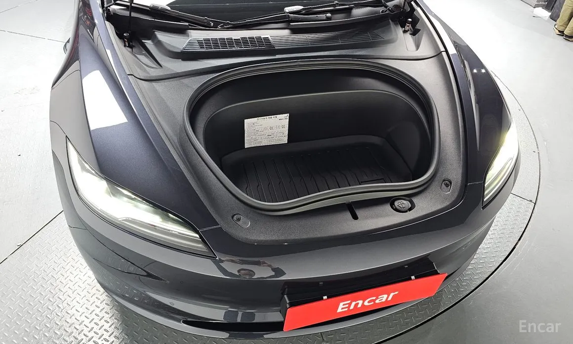 Фото 6 - Tesla Model 3