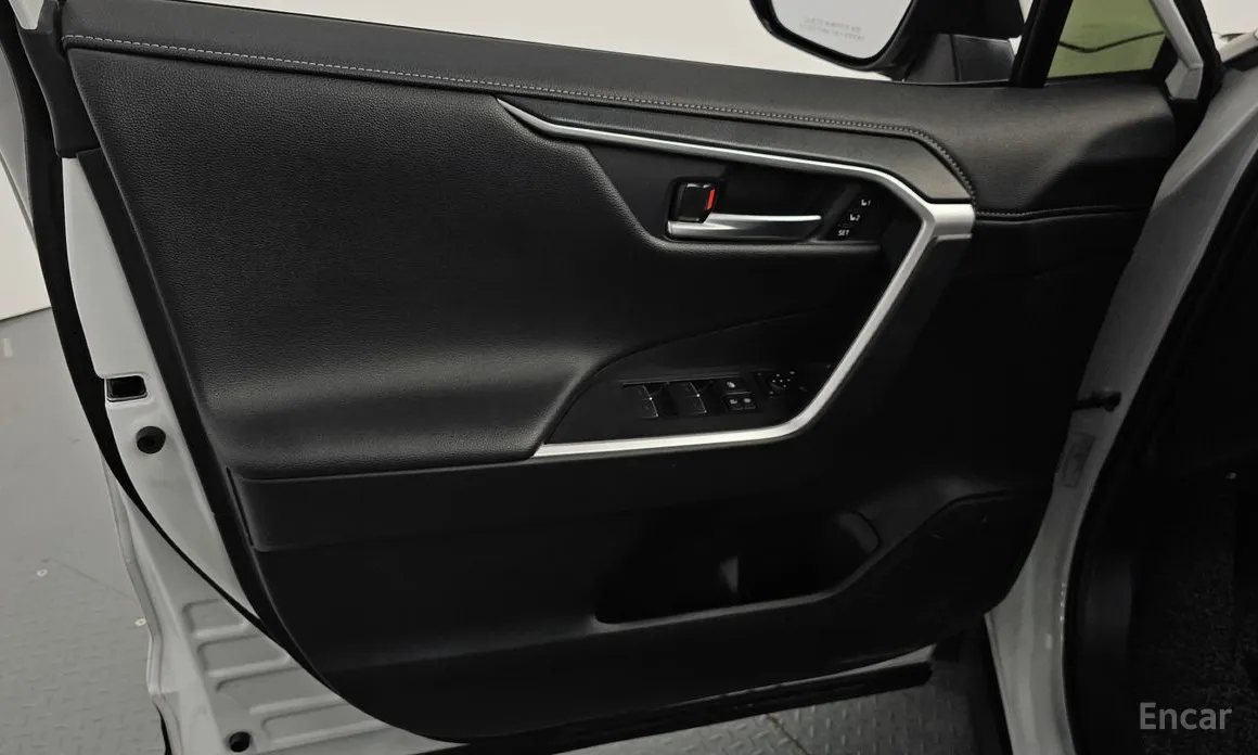 Toyota RAV4 2019 2,5 4WD Hybrid LTD