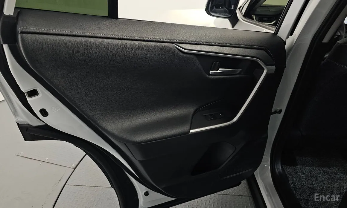 Toyota RAV4 2019 2,5 4WD Hybrid LTD