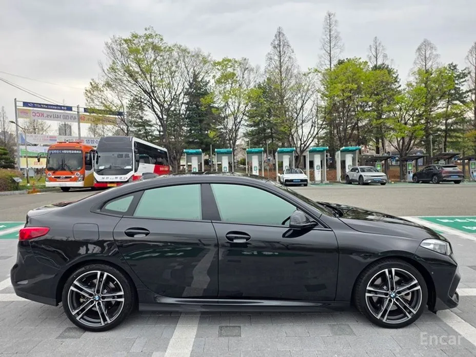 BMW 2 Series 2020 220i M Sports