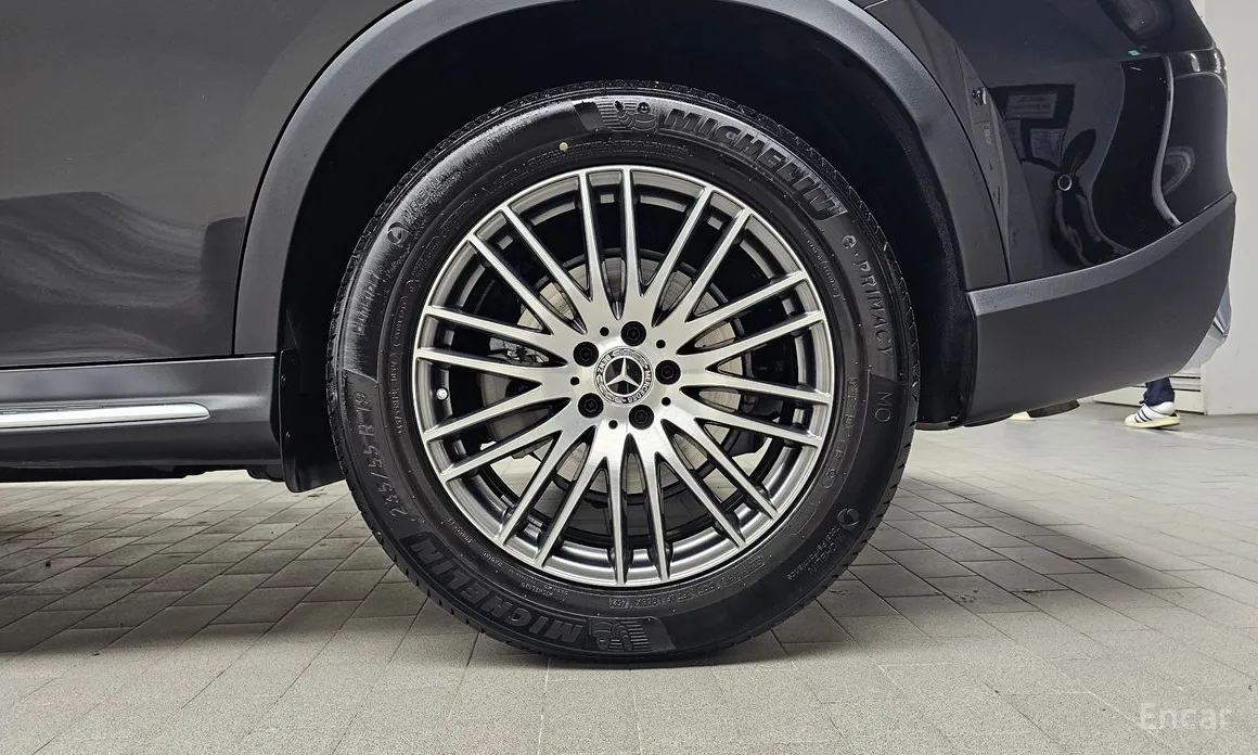 Mercedes-Benz GLC-Class 2023 GLC220 d 4MATIC