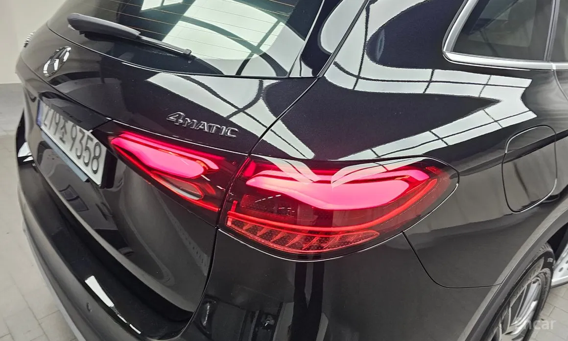 Mercedes-Benz GLC-Class 2023 GLC220 d 4MATIC