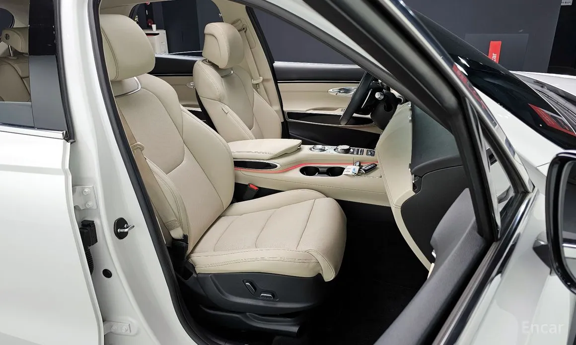 Фото 26 - Genesis GV70