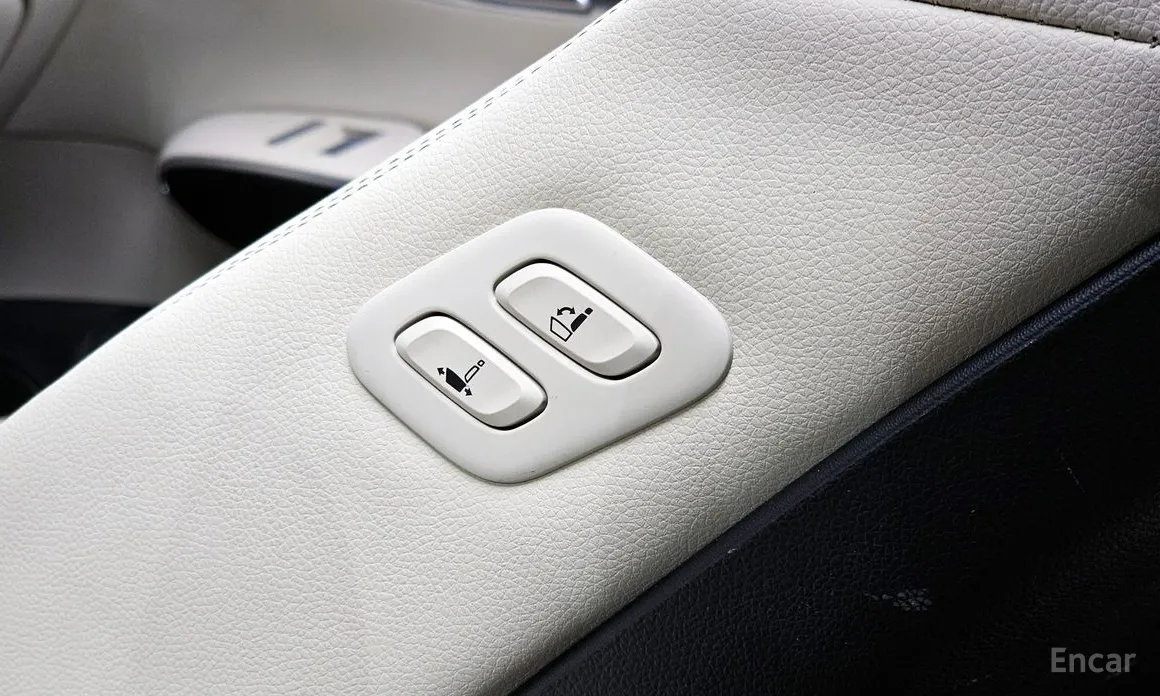Фото 32 - Genesis GV70