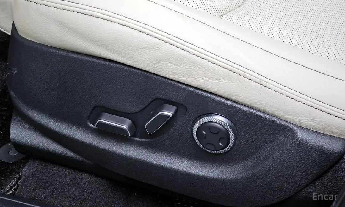 Фото 33 - Genesis GV70