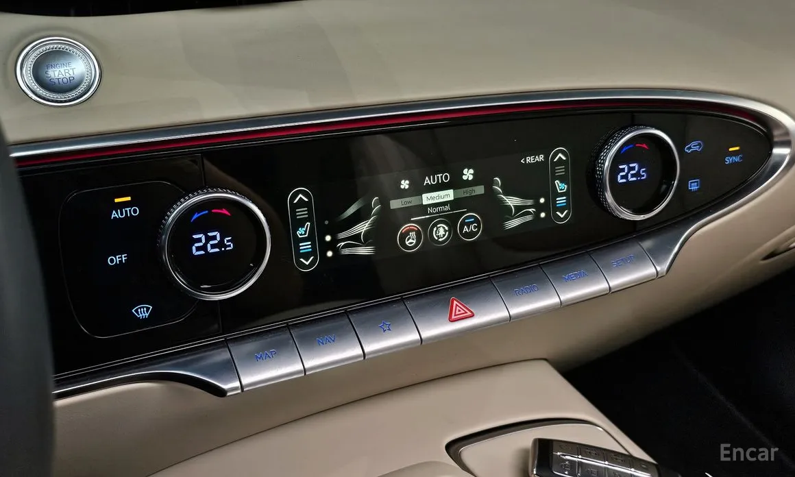 Фото 34 - Genesis GV70