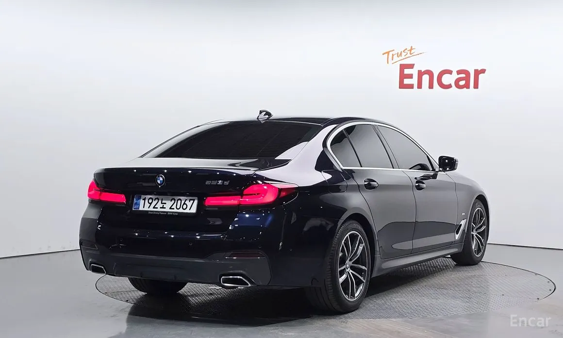 Фото 2 - BMW 5 Series
