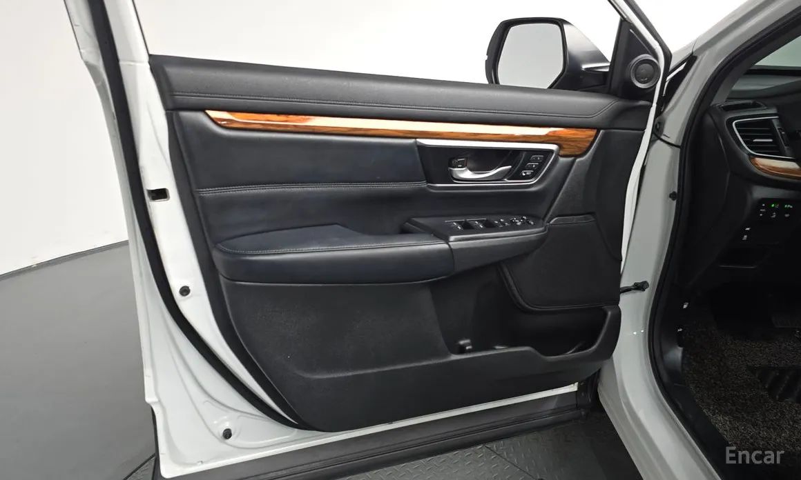 Фото 24 - Honda CR-V