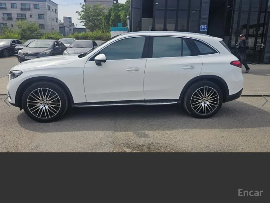 Mercedes-Benz GLC-Class 2023 GLC 300 4MATIC Avantgarde