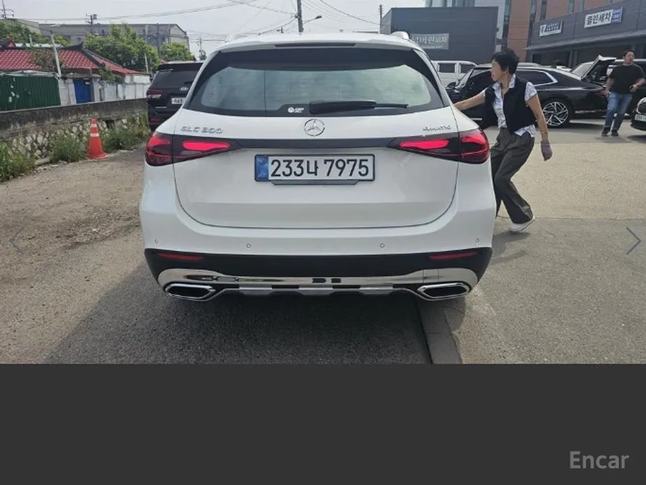 Mercedes-Benz GLC-Class 2023 GLC 300 4MATIC Avantgarde