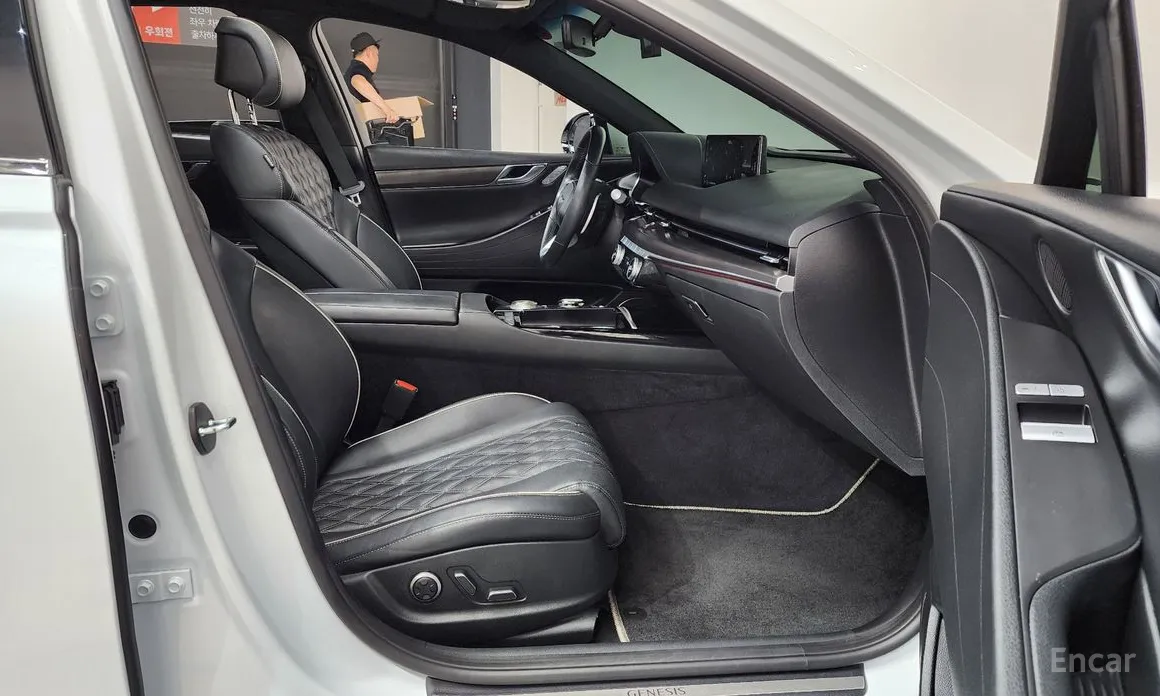 Фото 26 - Genesis G80