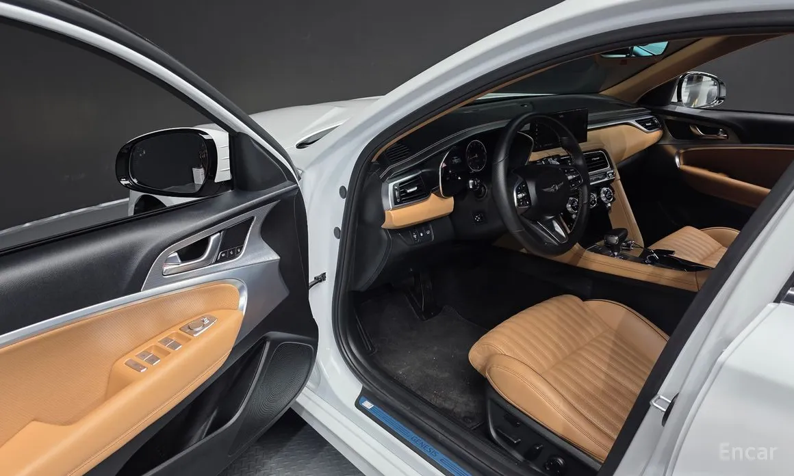 Photo 10 - Genesis G70