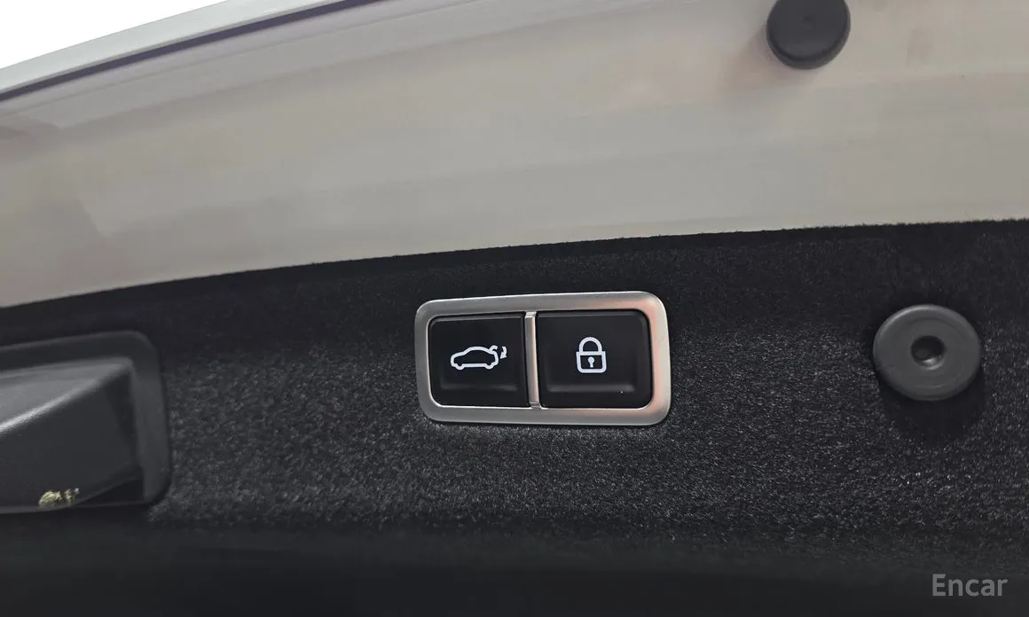 Photo 19 - Genesis G70