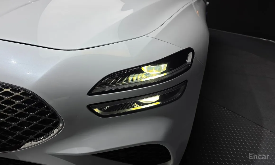 Photo 22 - Genesis G70