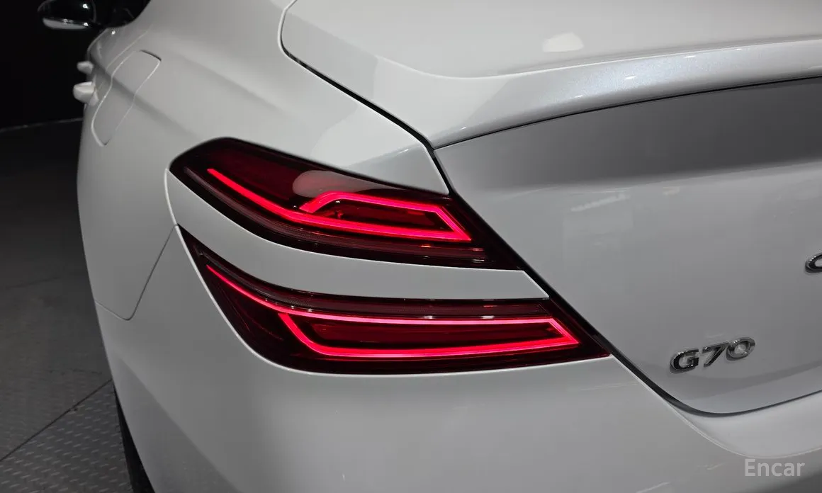 Photo 23 - Genesis G70