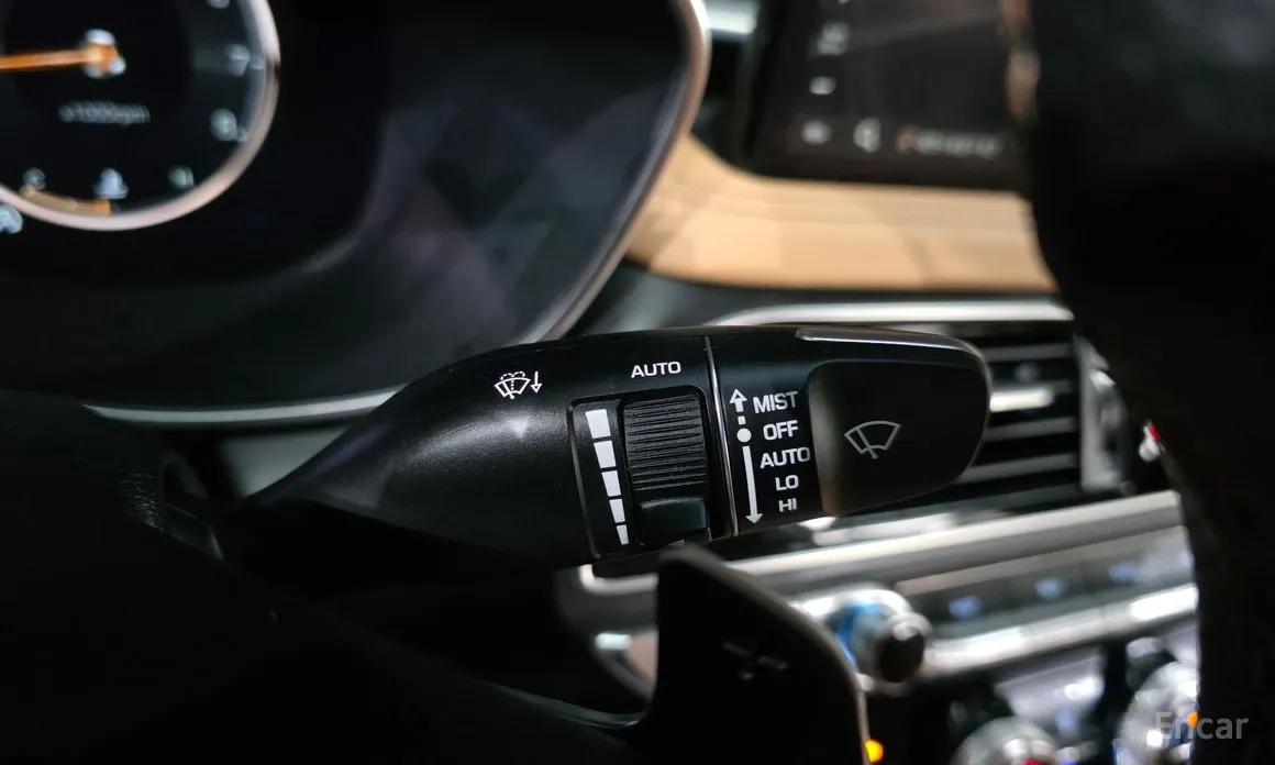 Photo 27 - Genesis G70
