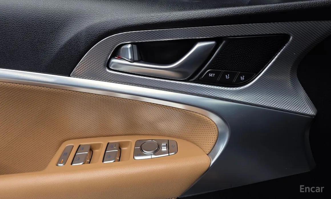 Photo 29 - Genesis G70