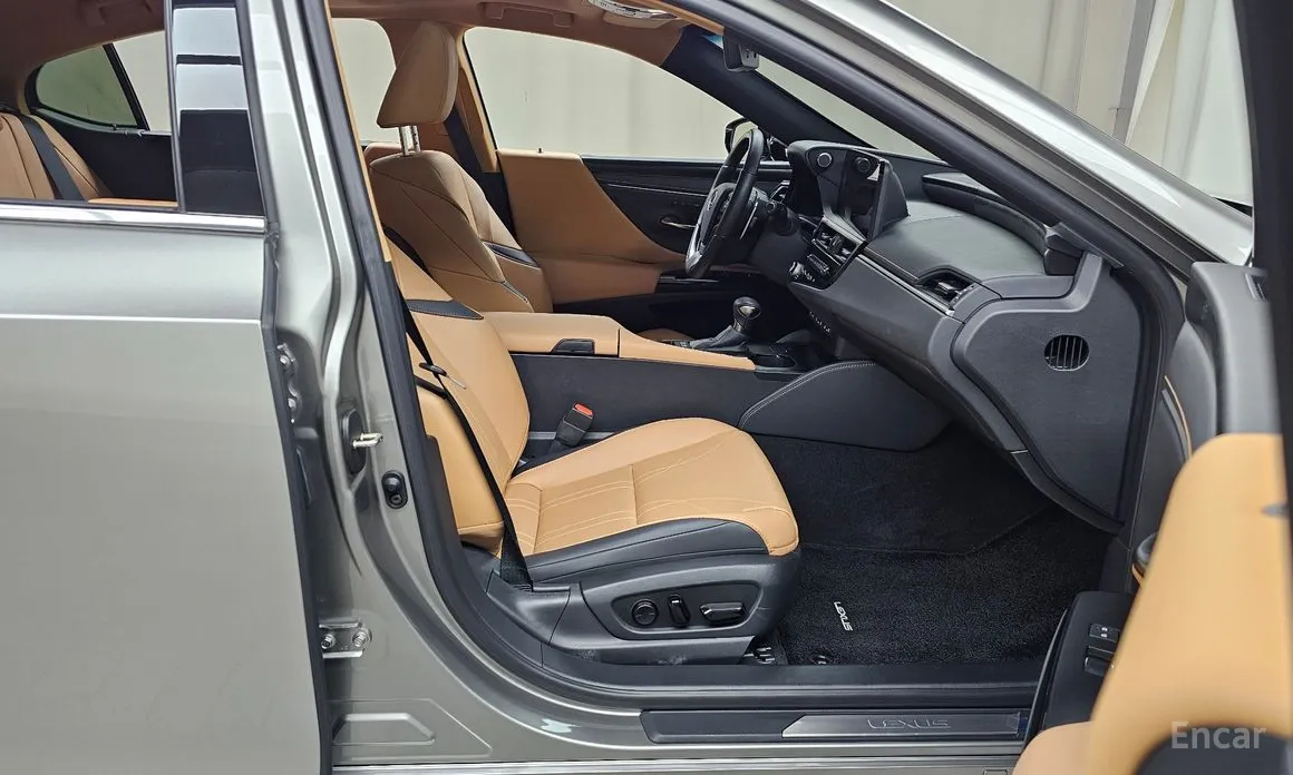 Lexus ES 2018 Luxury Plus