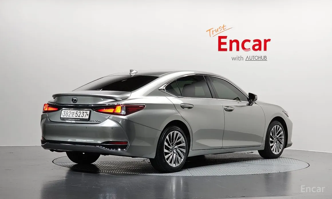 Lexus ES 2018 Luxury Plus