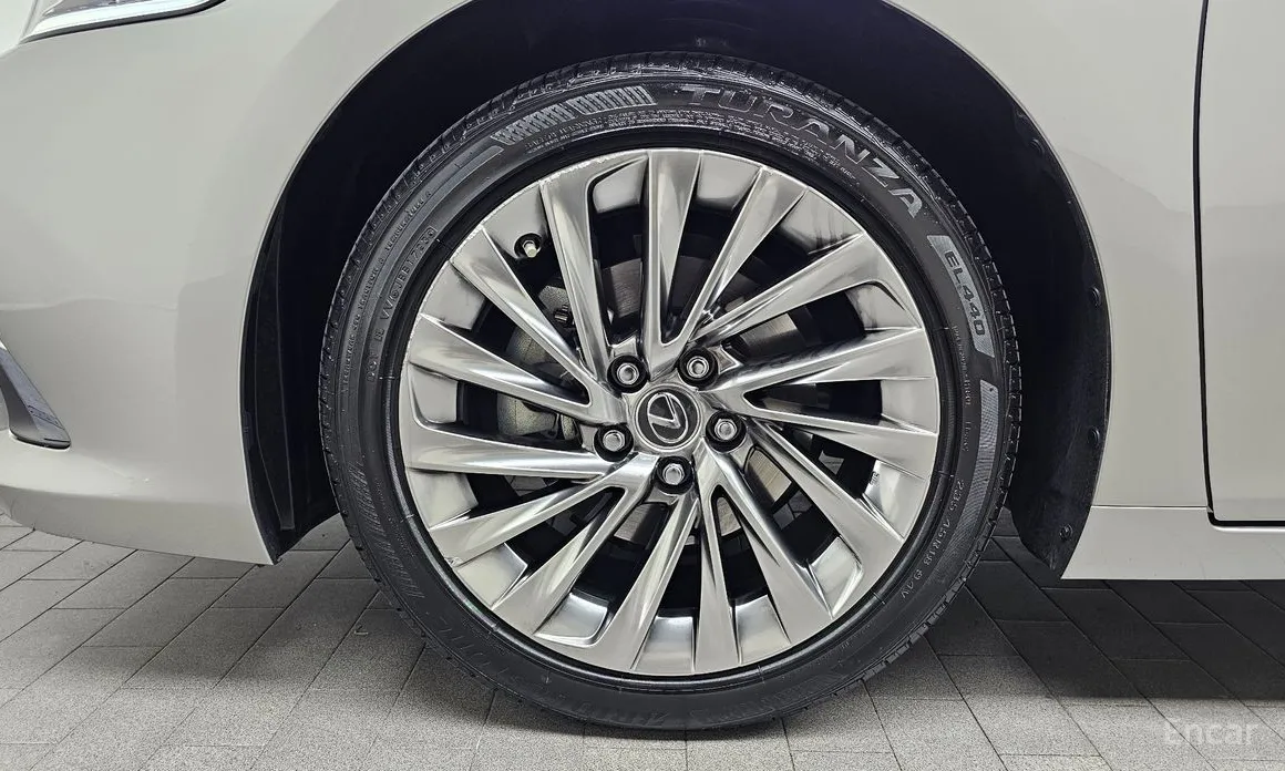 Lexus ES 2018 Luxury Plus