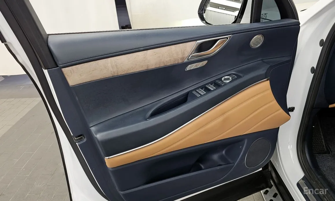 Фото 24 - Genesis GV80