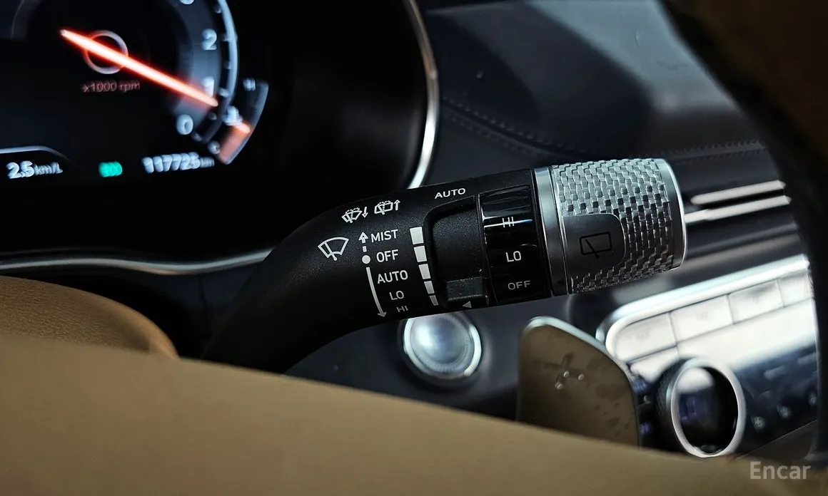 Фото 27 - Genesis GV80