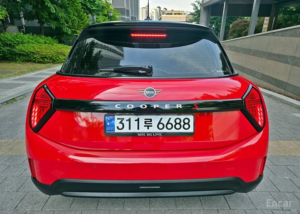 Mini Cooper 2024 5 Door Favoured