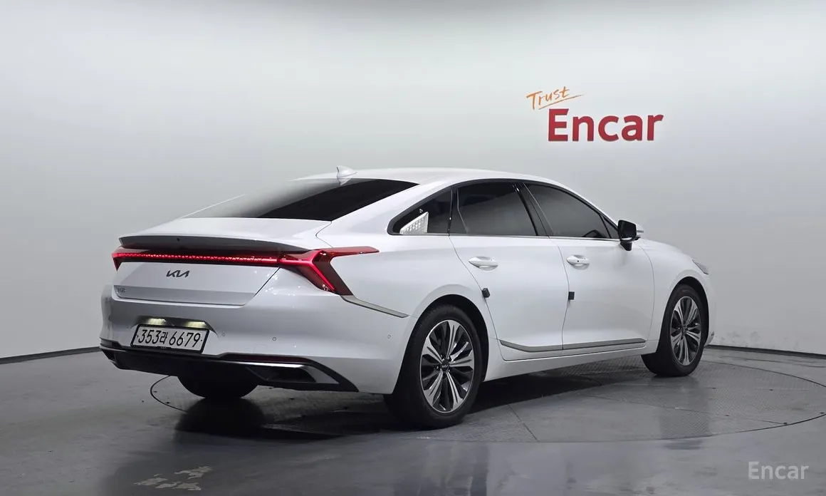 Zdjęcie 2 - Kia K8