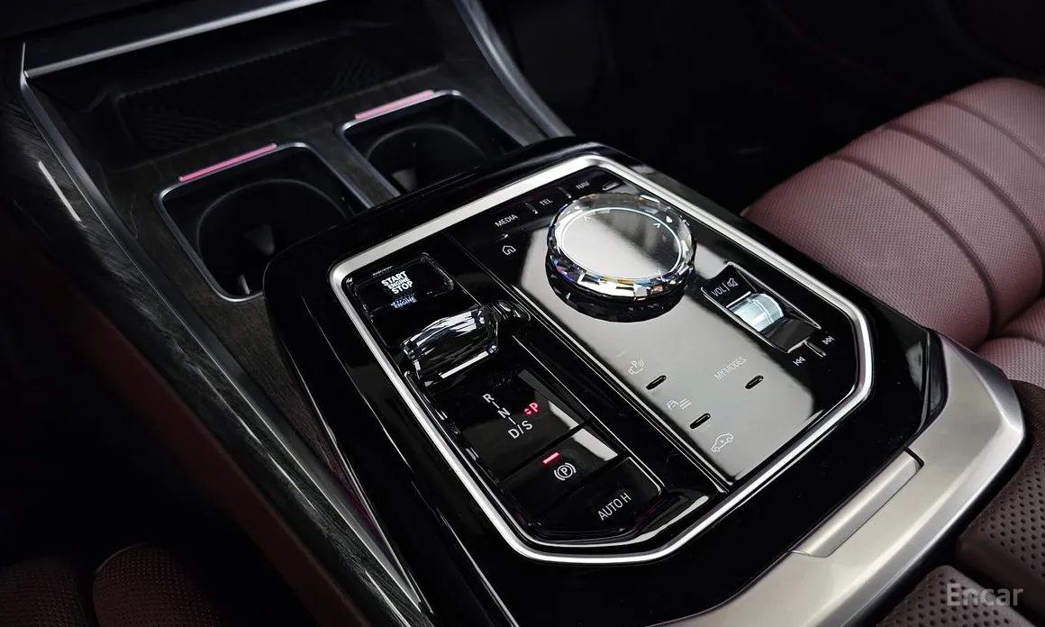 BMW 7 Series 2022 740i xDrive M Sport