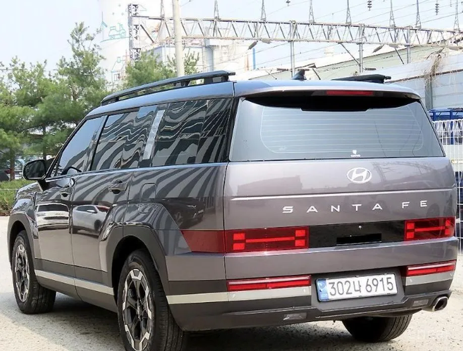 Фото 3 - Hyundai Santa Fe