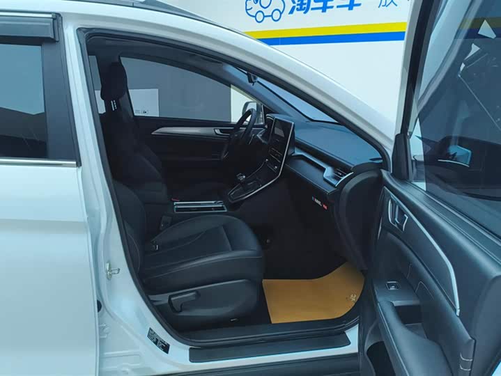 Фото 8 - Haval M6