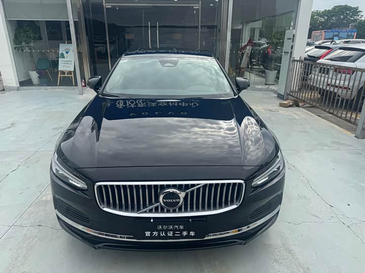 Volvo S90 Hybrid 2025 2025款 插电式混动 四驱长续航智逸豪华版