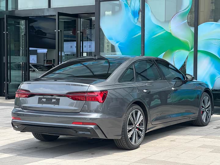 Photo 4 - Audi A6L