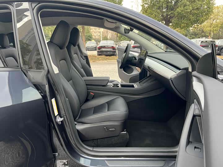Фото 6 - Tesla Model Y