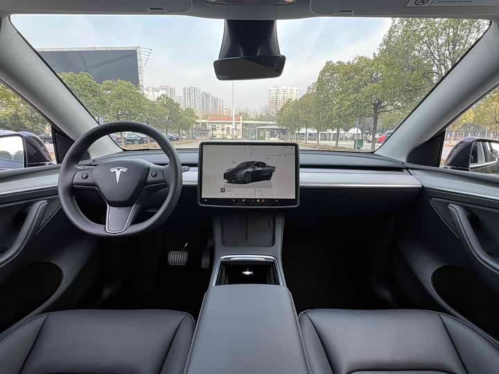 Фото 8 - Tesla Model Y