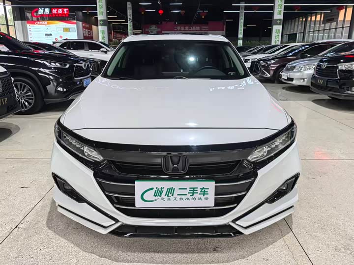 Фото 3 - Honda Accord