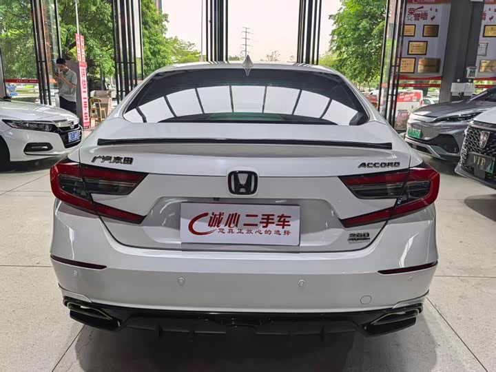 Фото 5 - Honda Accord