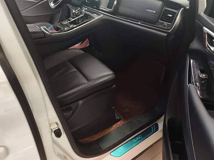 Zdjęcie 8 - GAC Trumpchi M8