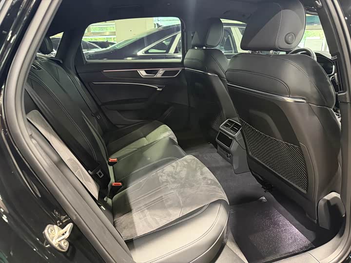 Фото 5 - Audi A6L