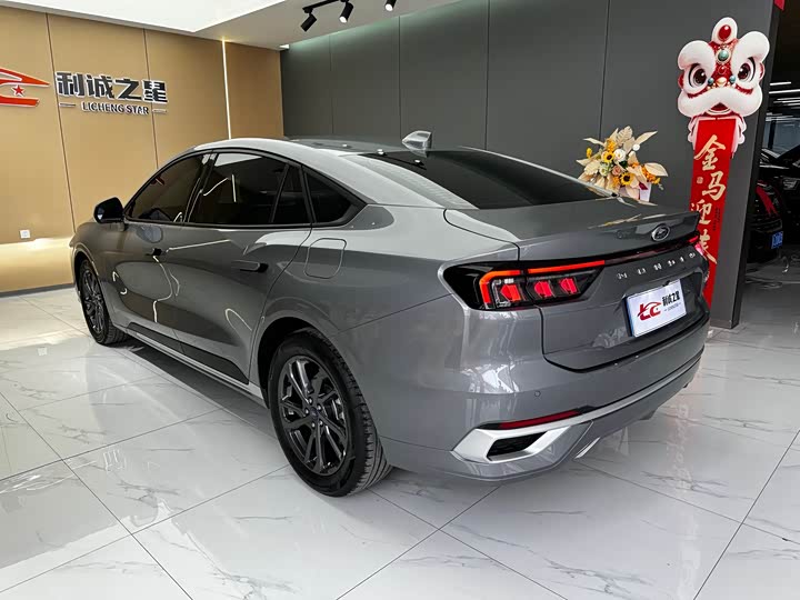 Ford Mondeo 2025 2025款 2.0T EcoBoost 豪华型