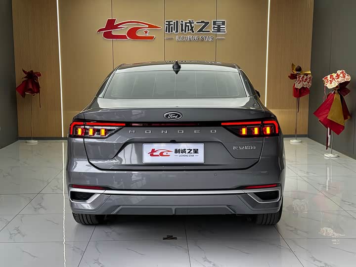 Ford Mondeo 2025 2025款 2.0T EcoBoost 豪华型
